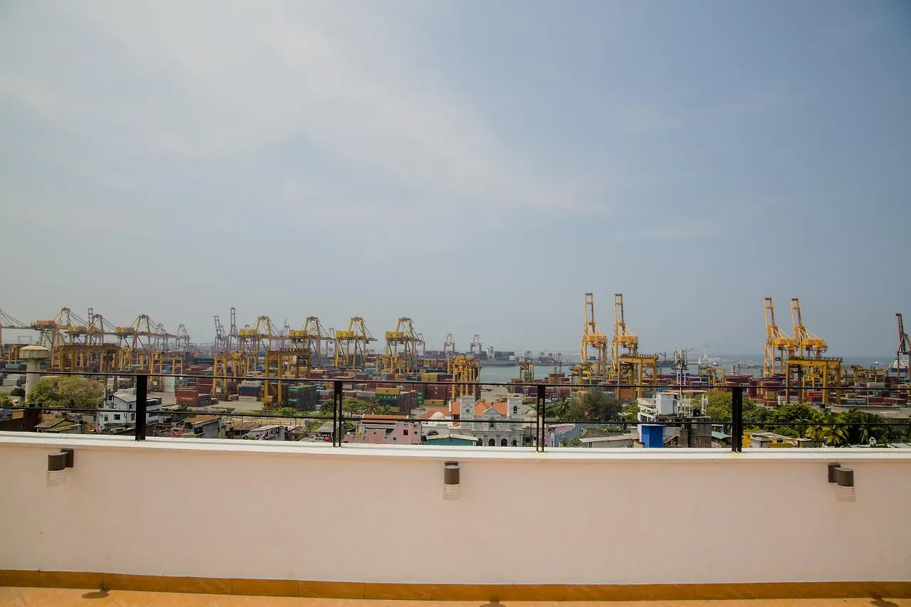 Golden Pier City Hotel Colombo