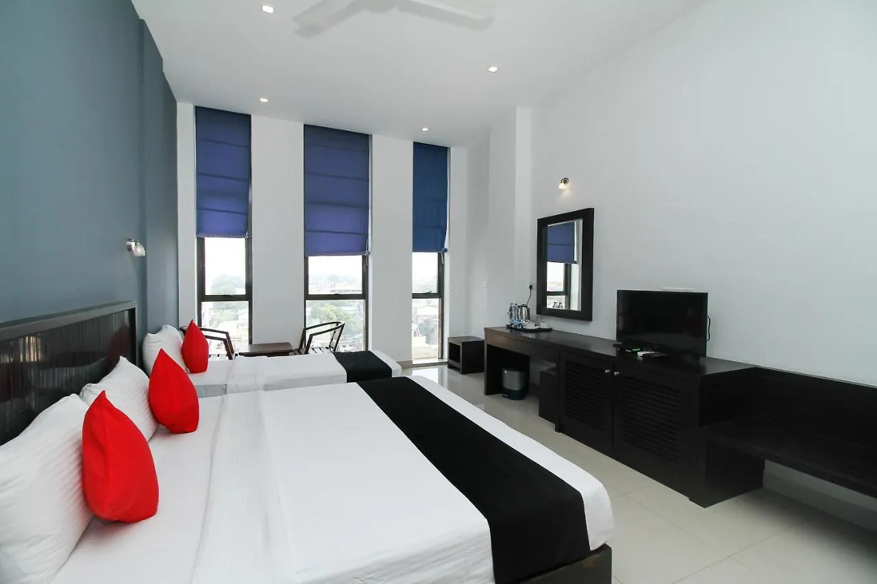 Golden Pier City Hotel Colombo