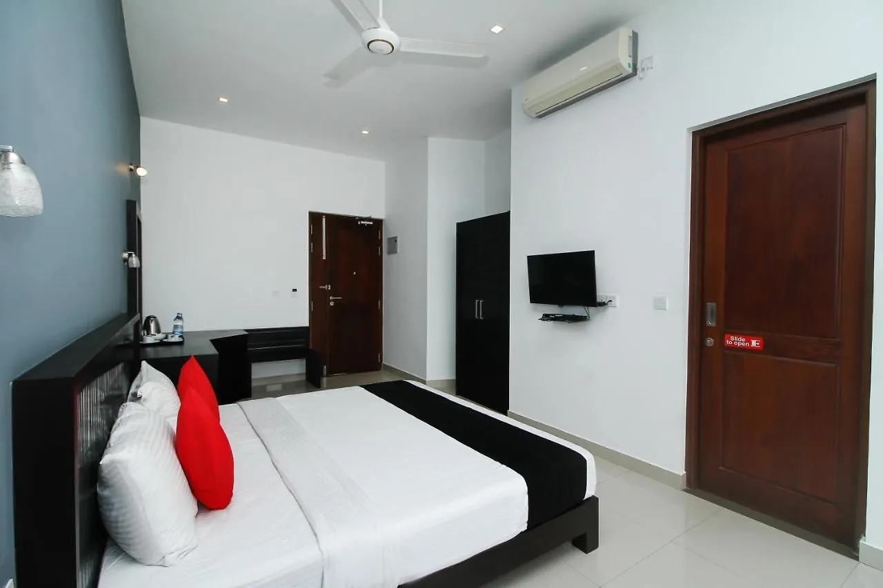 Golden Pier City Hotel Colombo