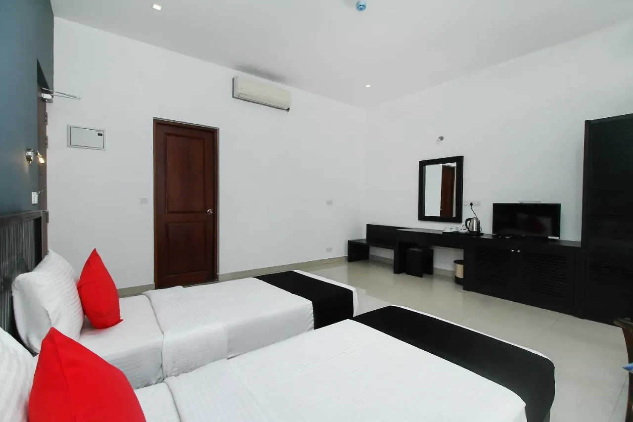Golden Pier City Hotel Colombo